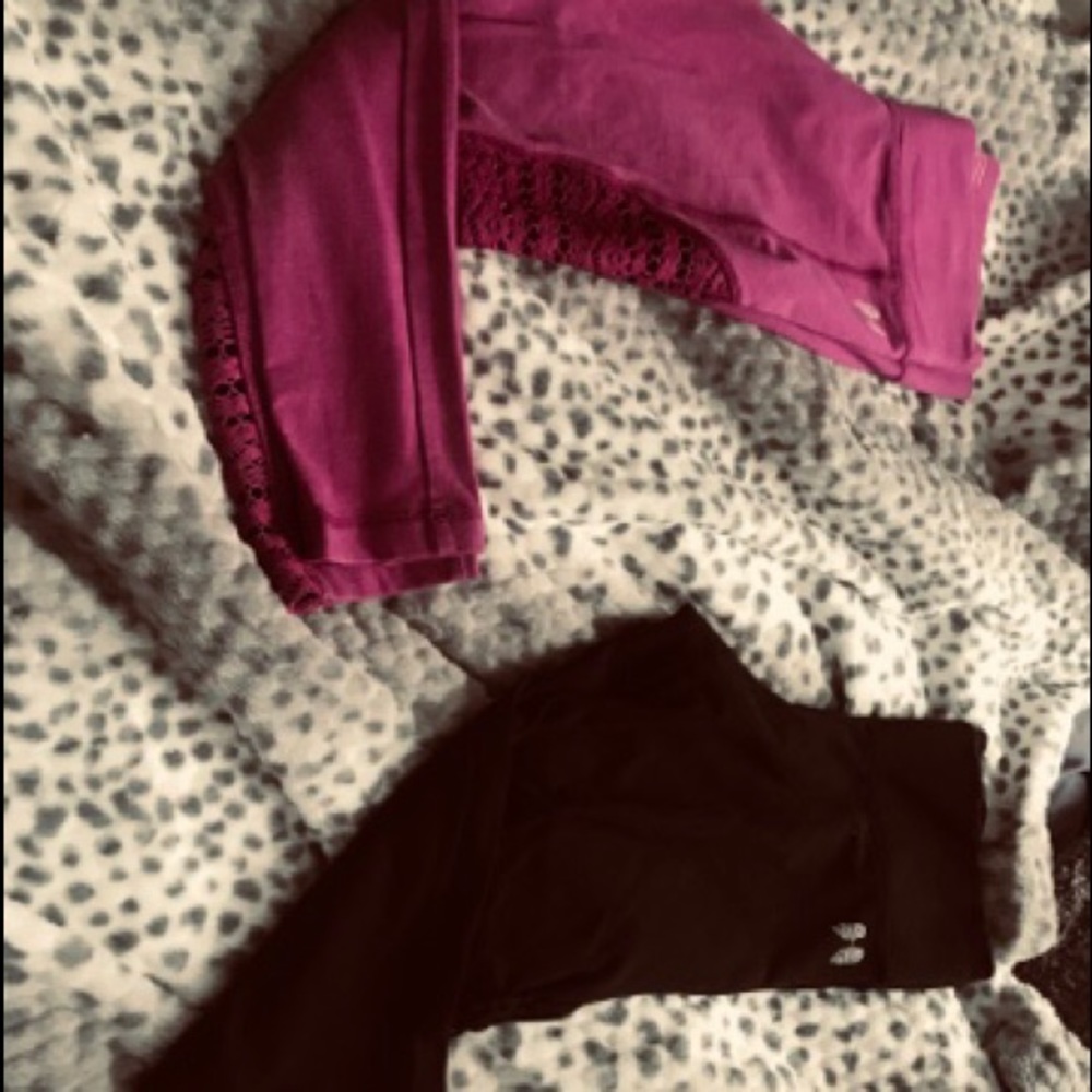 2 pairs of Victoria secret leggings small